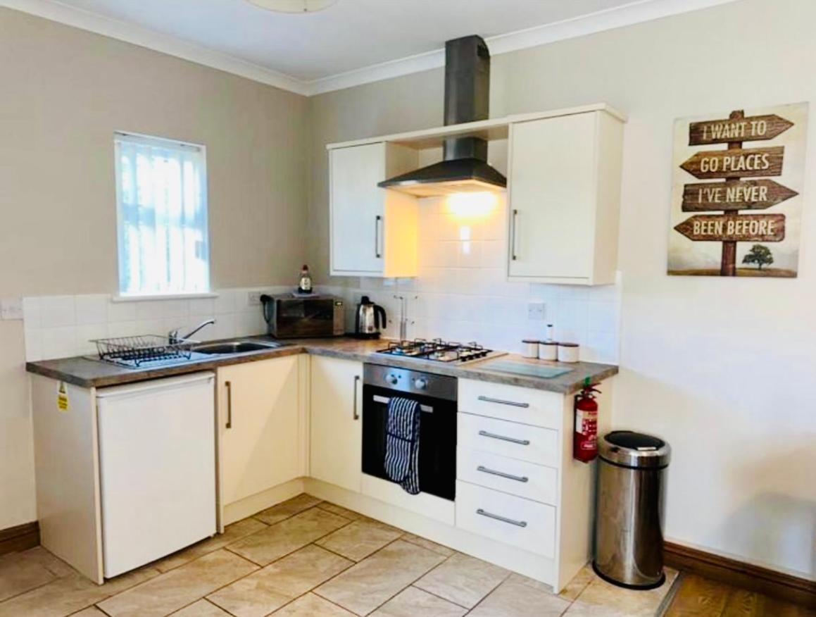 Willow Cottage With Hot Tub Strensall Extérieur photo